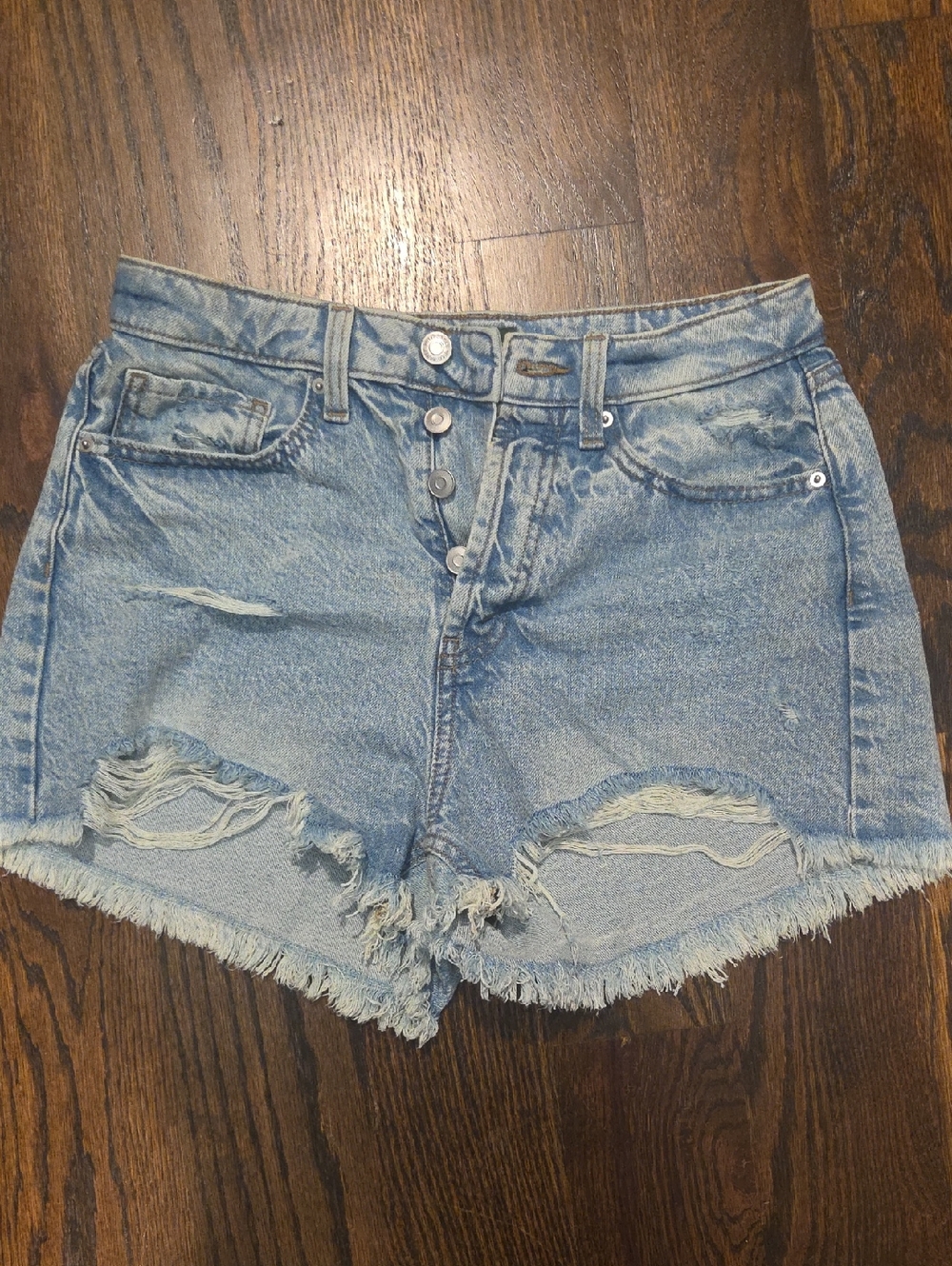Wild Fable Distressed Light Blue Denim Women’s Shorts Size 4